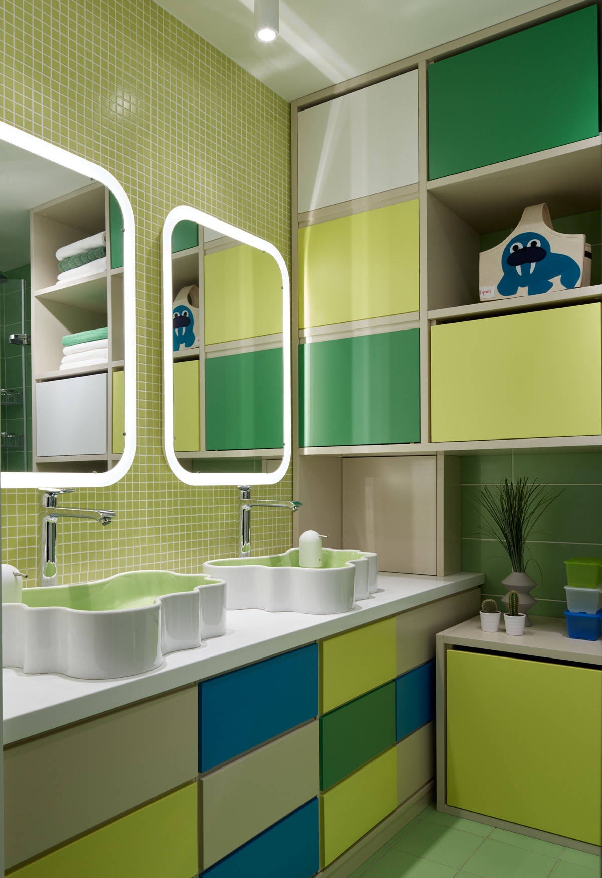 75 Beautiful Green Kids' Bathroom Pictures & Ideas - January, 2022 | Houzz