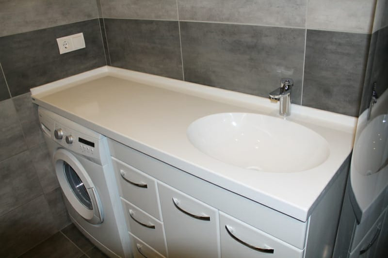 Small contemporary ensuite bathroom in Moscow with grey tiles, ceramic tiles, grey walls, a submerged sink, solid surface worktops, white worktops and a single sink.