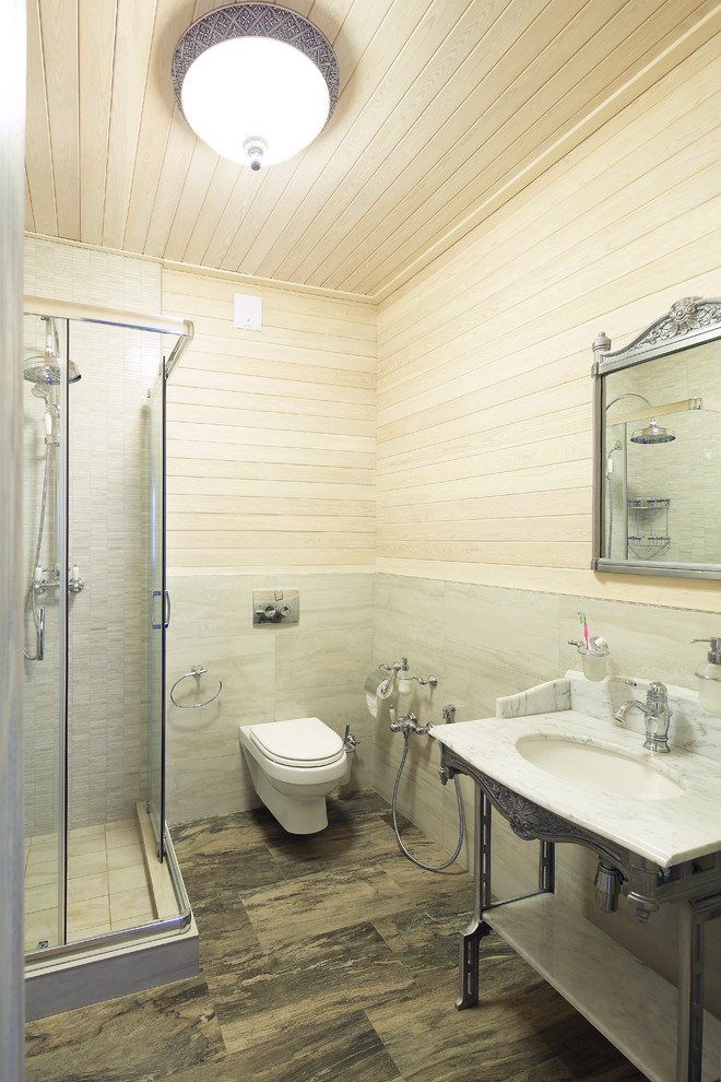 На фото: ванная комната среднего размера с душевой кабиной