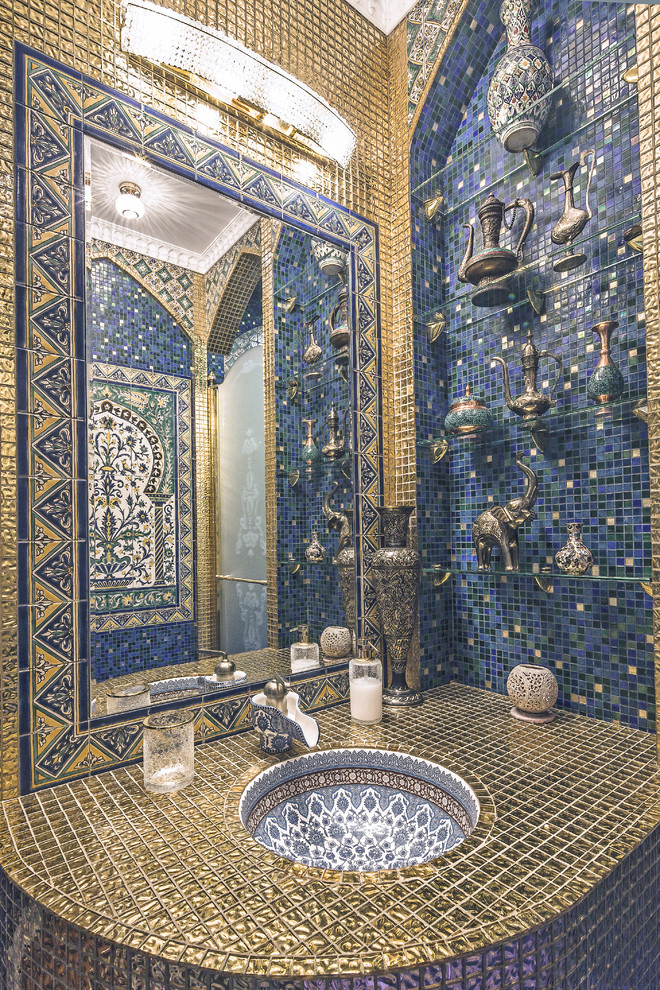 На фото: ванная комната в восточном стиле