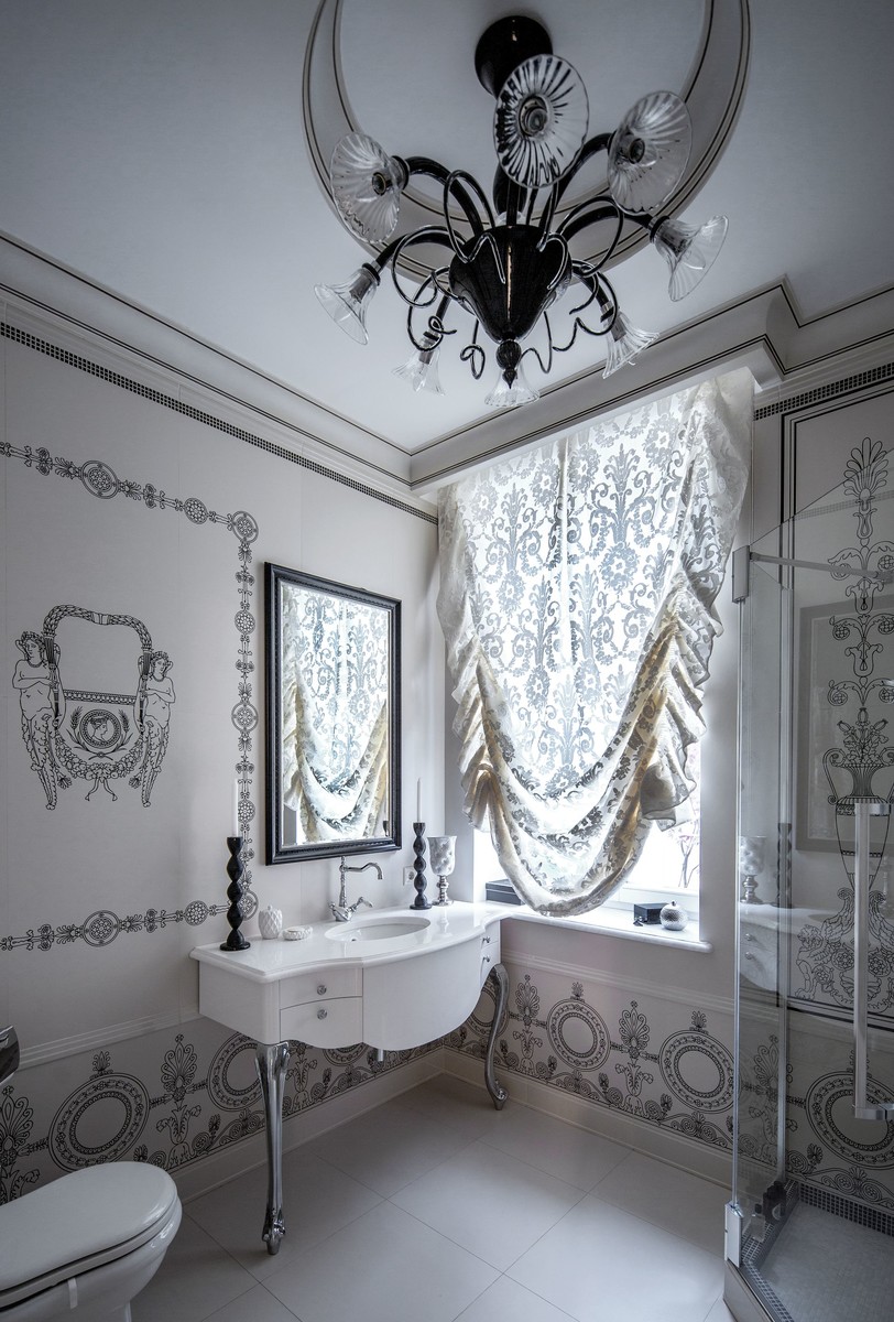 Свежая идея для дизайна: ванная комната в стиле неоклассика (современная классика) с белыми фасадами, серыми стенами, душевой кабиной, врезной раковиной и белым полом - отличное фото интерьера