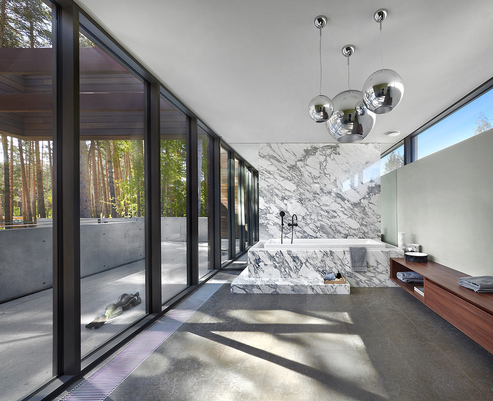 Источник вдохновения для домашнего уюта: ванная комната в современном стиле с серыми стенами