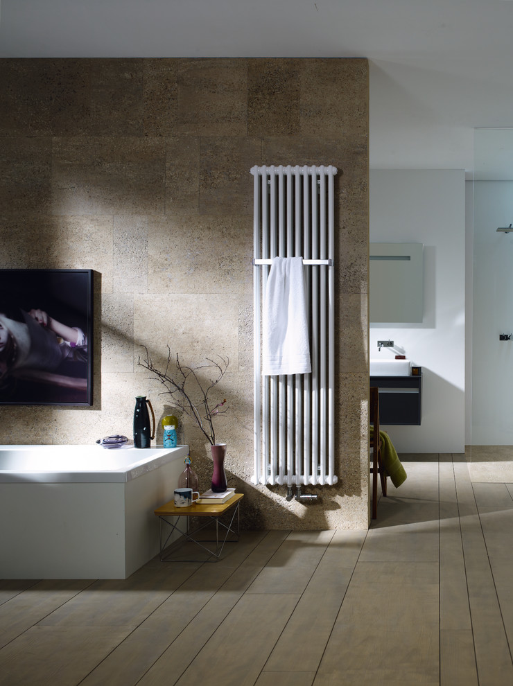 Esempio di una stanza da bagno contemporanea con pareti beige