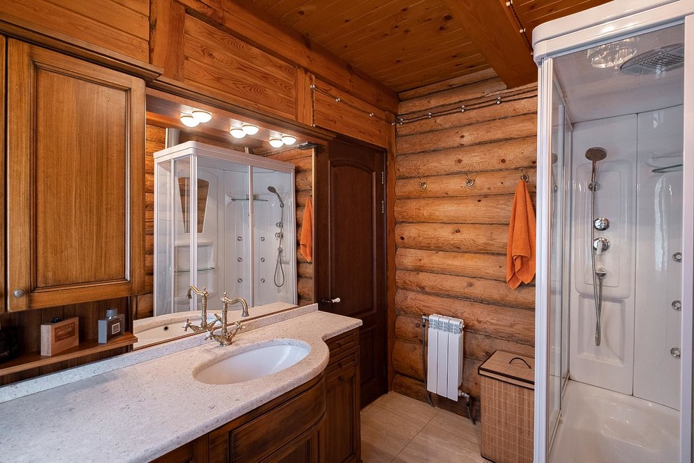 Стильный дизайн: ванная комната в стиле рустика с душевой кабиной - последний тренд