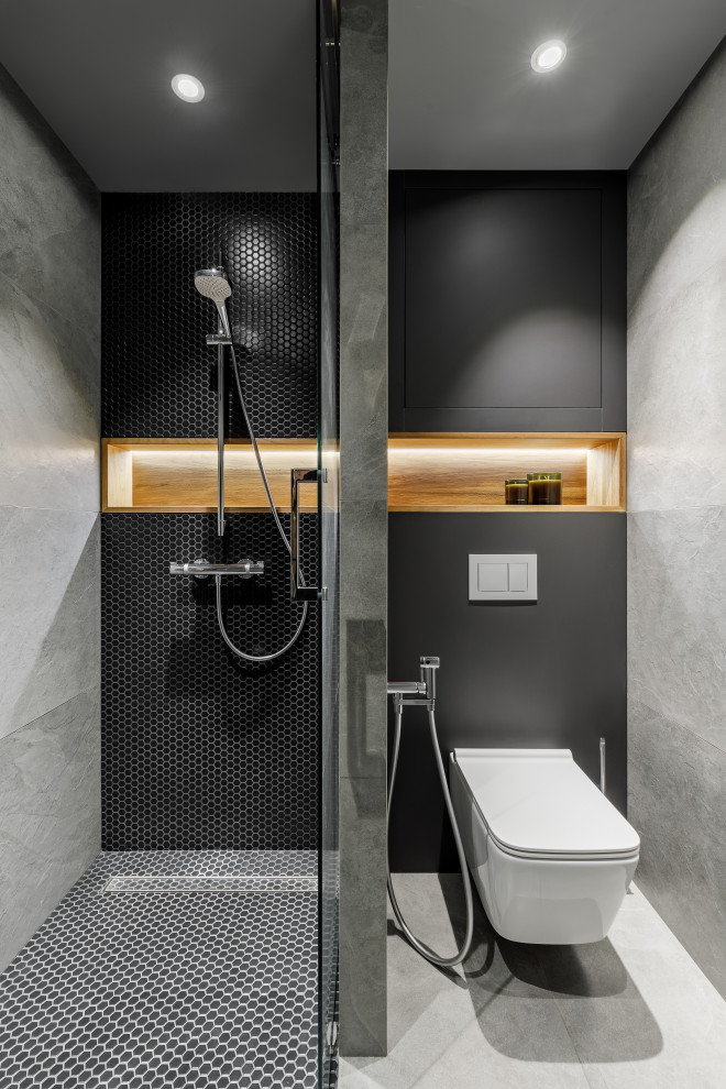 Пример оригинального дизайна: ванная комната в скандинавском стиле с акцентной стеной