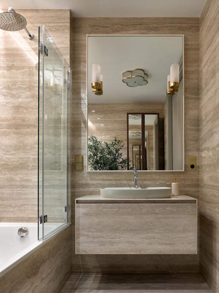 Inspiration pour une petite salle de bain principale design avec un placard à porte plane, des portes de placard grises, un combiné douche/baignoire, un carrelage gris, une vasque, un sol gris, un plan de toilette gris, meuble simple vasque et meuble-lavabo suspendu.