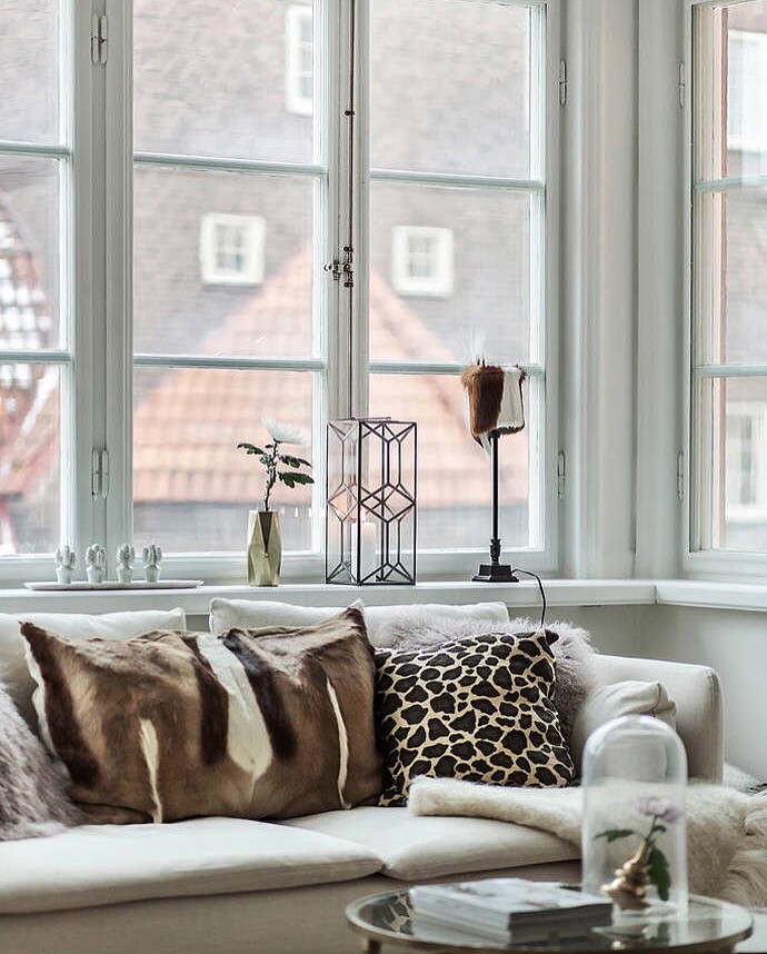 Inspiration for a modern living room remodel in Stockholm