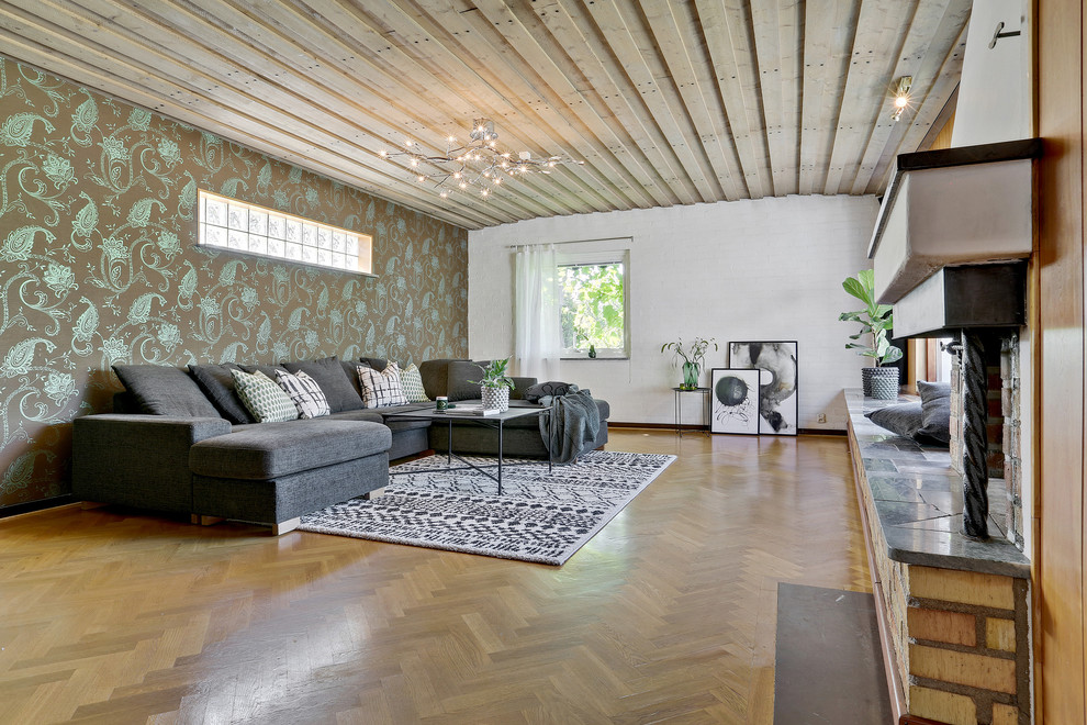 This is an example of a midcentury living room in Gothenburg.
