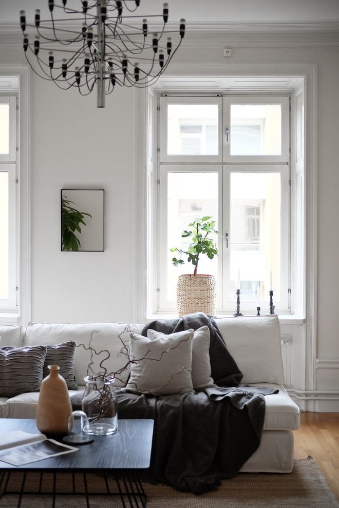 Example of an ornate living room design in Stockholm
