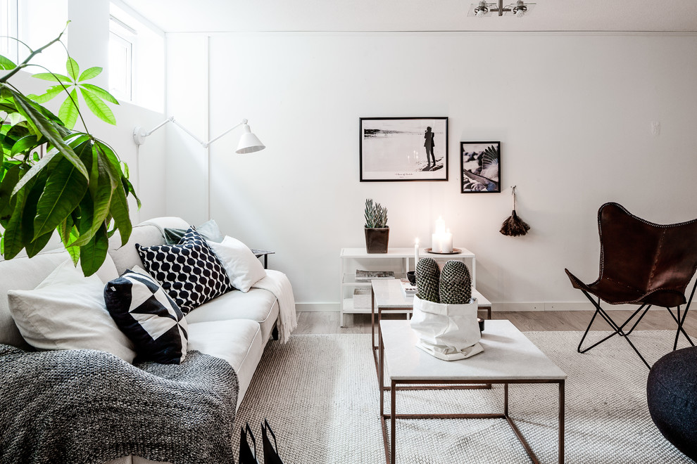 Photo of a contemporary living room in Gothenburg.