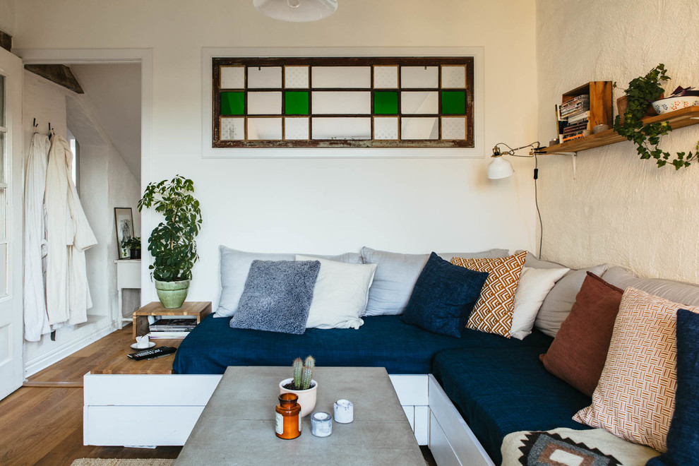 This is an example of a scandinavian living room in Stockholm.
