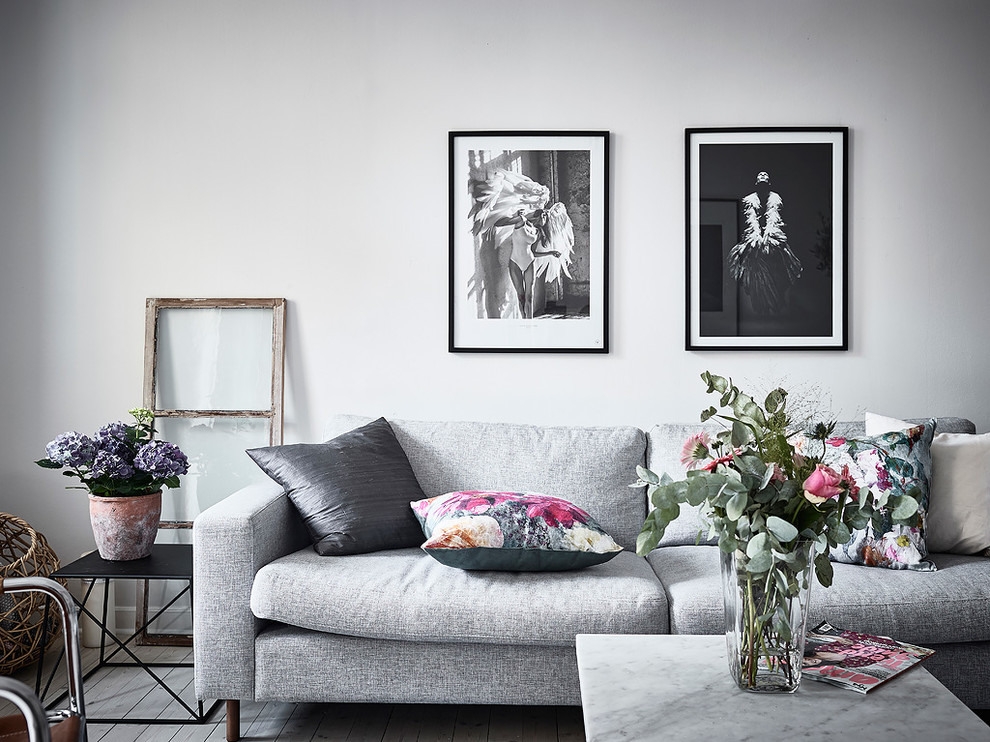 Ornate living room photo in Gothenburg
