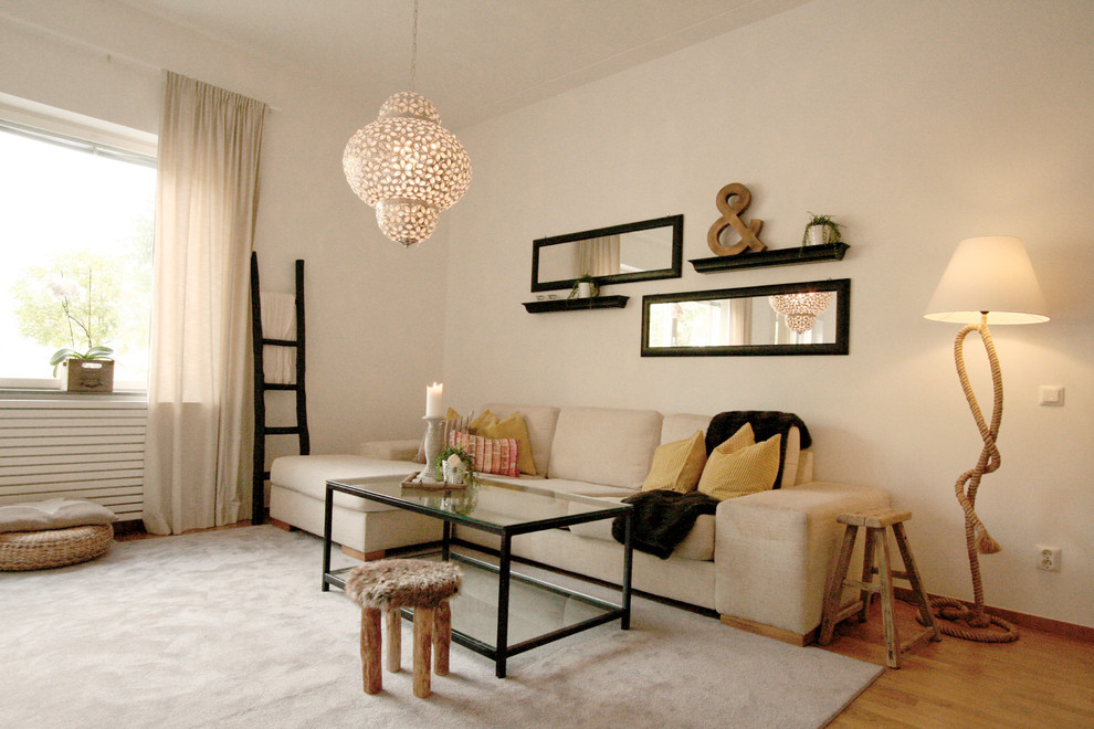Elegant living room photo in Stockholm
