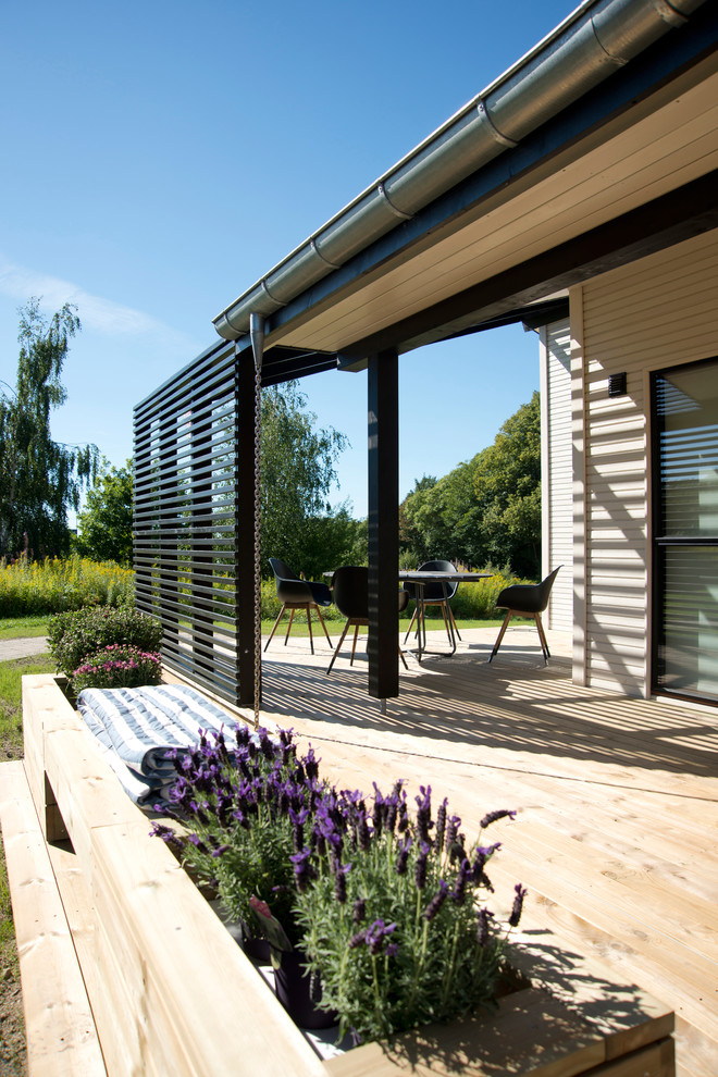 This is an example of a scandinavian veranda in Esbjerg.