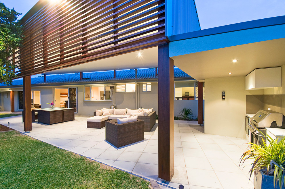 Contemporary veranda in Gold Coast - Tweed.