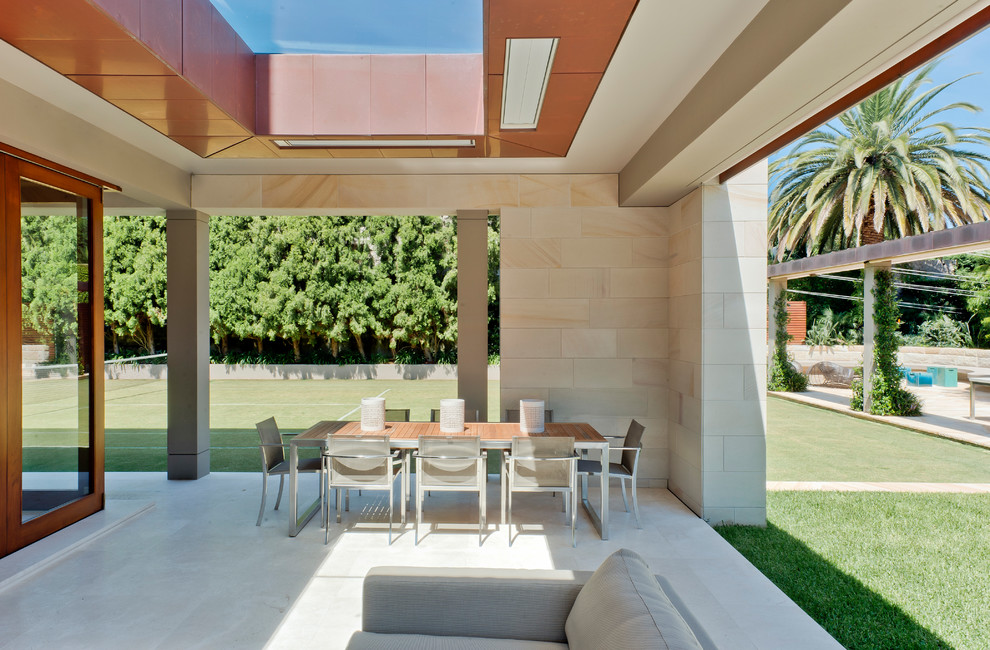 Photo of a contemporary veranda in Sydney.