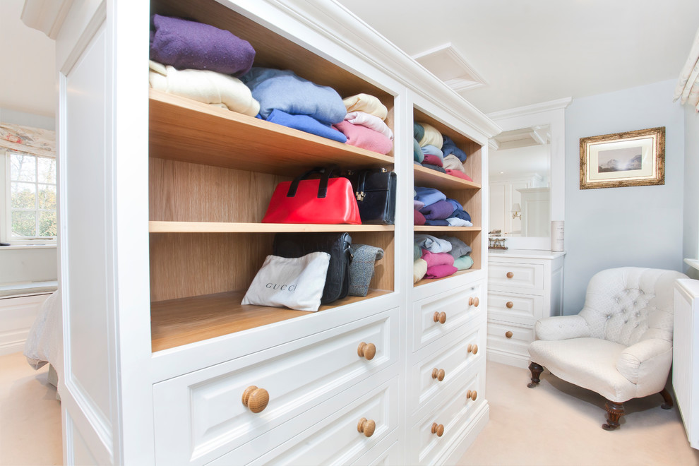 Dressing room Traditional Wardrobe Other by Wine Cellars of