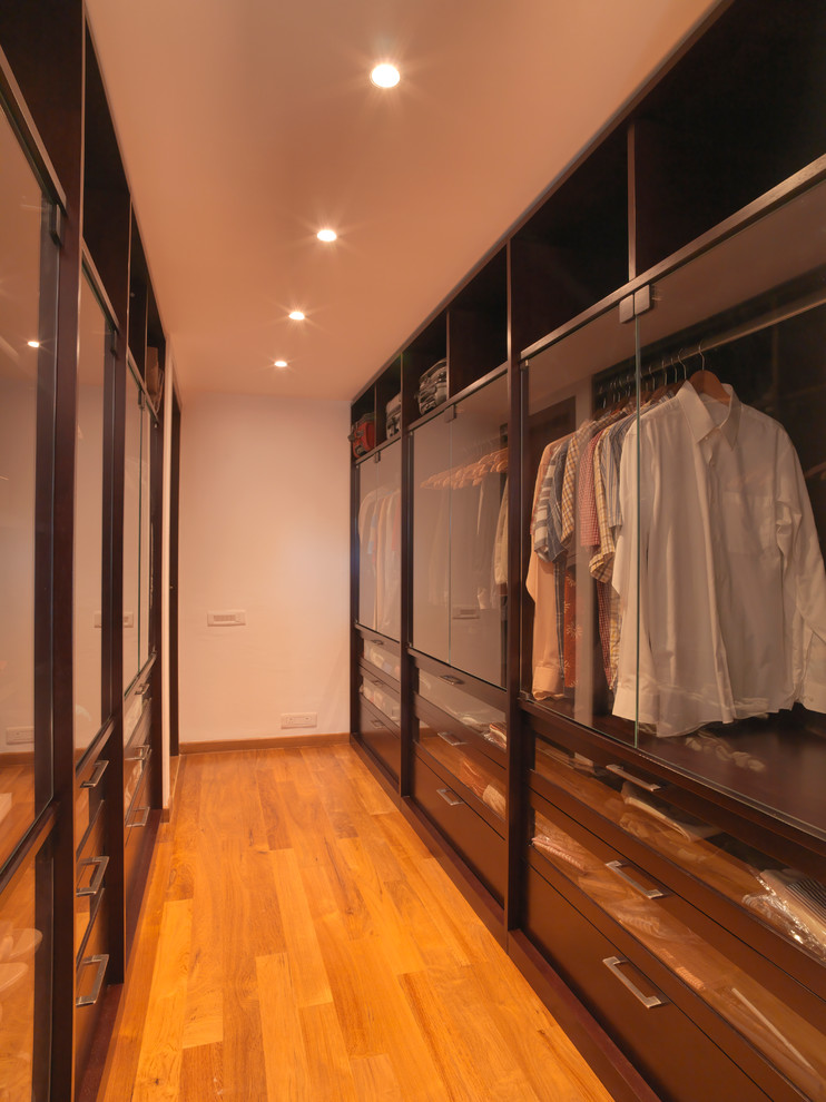This is an example of a contemporary wardrobe in Bengaluru.