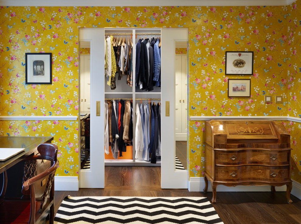 Victorian townhouse walkin wardrobe Victorian Closet London by