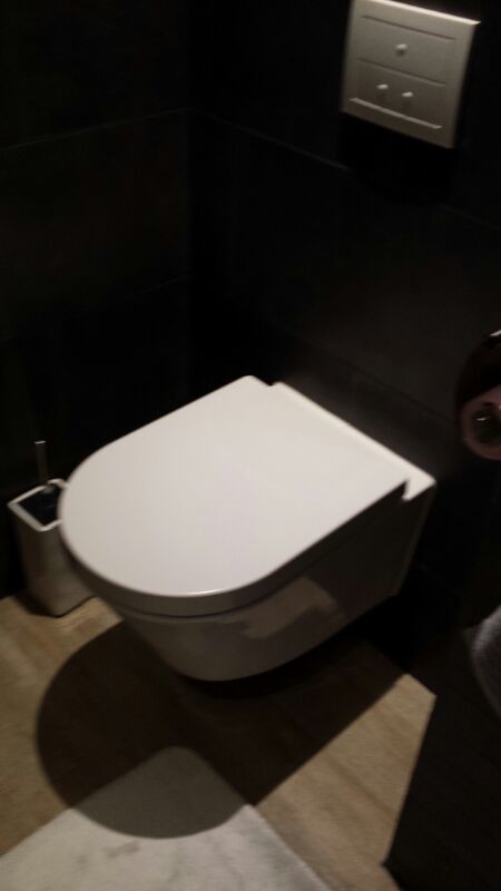 Inspiration pour un WC et toilettes minimaliste.