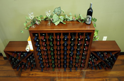 Idée de décoration pour une cave à vin design.