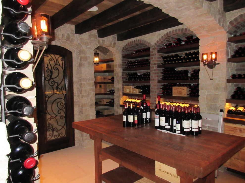 Cabana / Wine cellar Rustic Wine Cellar San Diego by Hulton