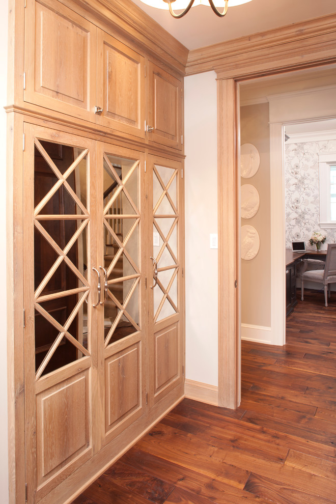 Design ideas for a traditional wine cellar in Minneapolis.