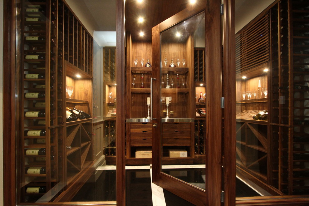 Inspiration pour une cave à vin chalet.