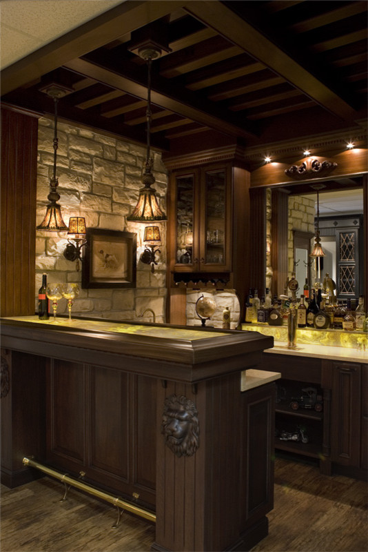 Example of a home bar design in St Louis