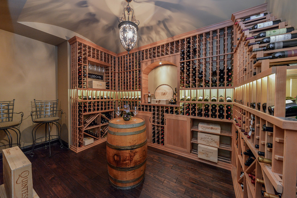 Wine cellar - traditional wine cellar idea in Nashville