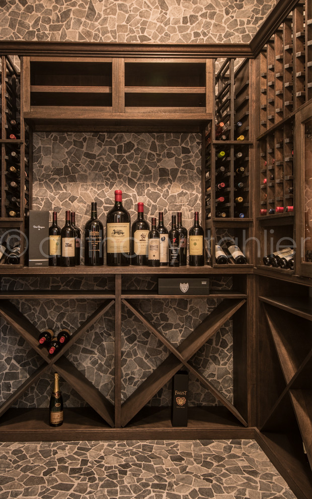 Example of a wine cellar design in Chicago