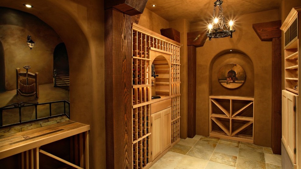Mediterraner Weinkeller mit Keramikboden und Kammern in Phoenix