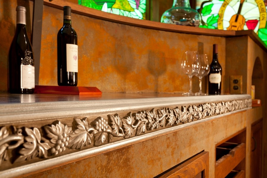 Свежая идея для дизайна: винный погреб в стиле рустика - отличное фото интерьера