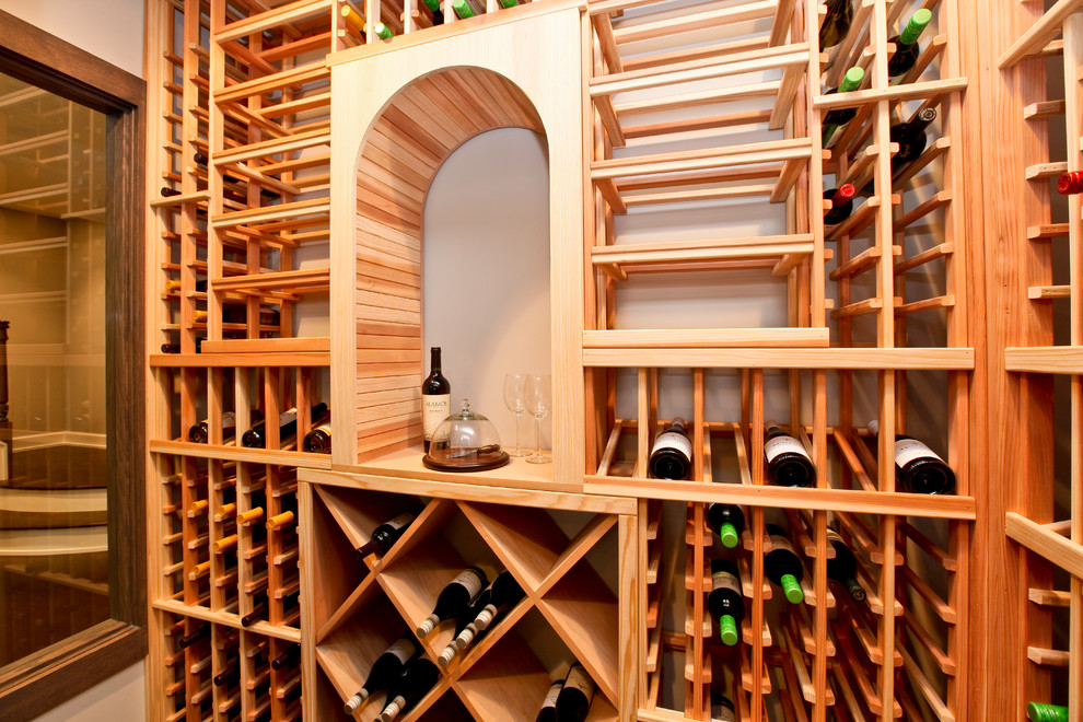 Aménagement d'une cave à vin moderne.