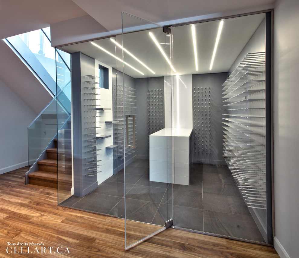 Modern STACT custom in Candiac, Quebec Modern Wine Cellar