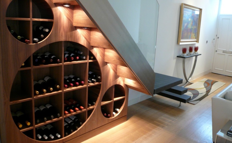 Cette image montre une cave à vin design.