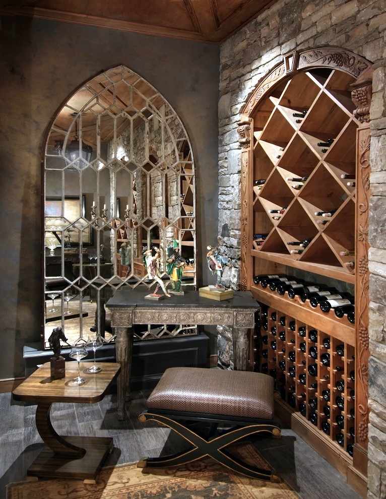 Idéer för en mellanstor rustik vinkällare, med vinställ med diagonal vinförvaring, klinkergolv i keramik och grått golv