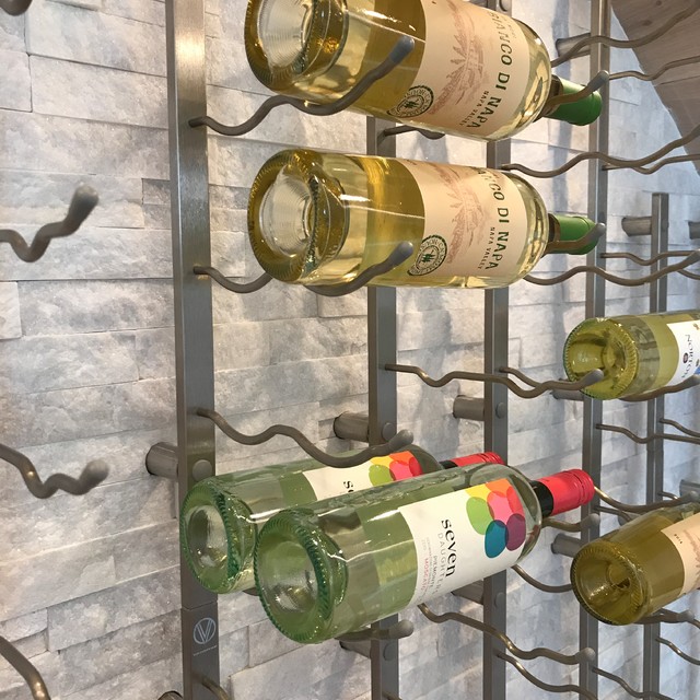 https://st.hzcdn.com/simgs/pictures/wine-cellars/under-the-stairs-glass-wine-cellar-builders-glass-of-bonita-and-the-glass-shoppe-img~33c16fbf09986295_4-2408-1-e6fc30d.jpg