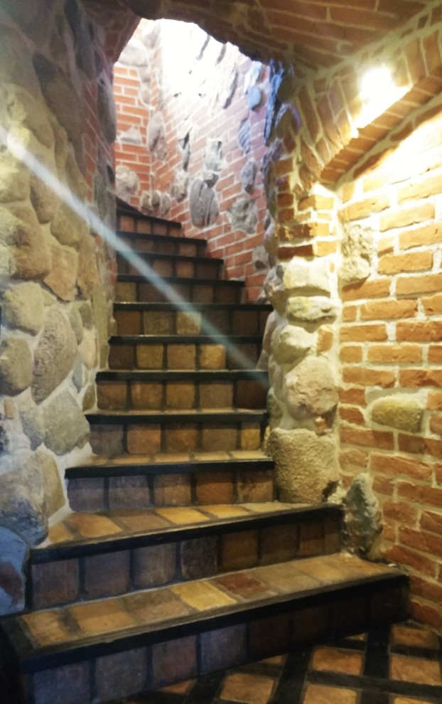 Cette image montre un escalier chalet de taille moyenne.