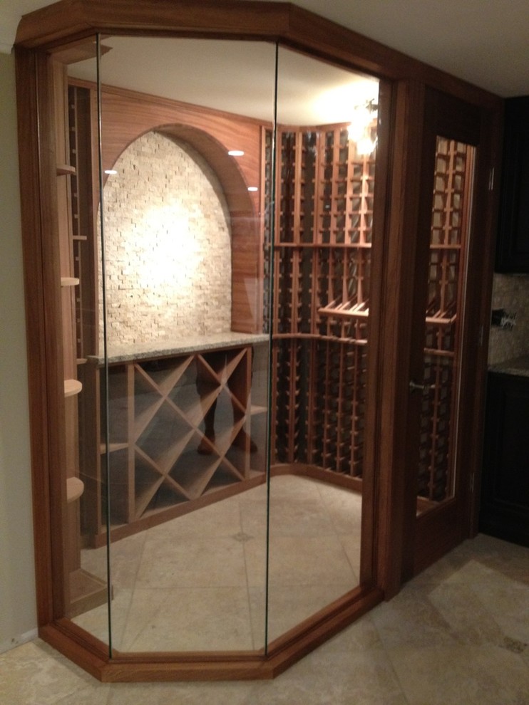 Cette photo montre une cave à vin craftsman.