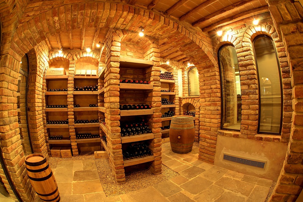 Réalisation d'une cave à vin tradition.