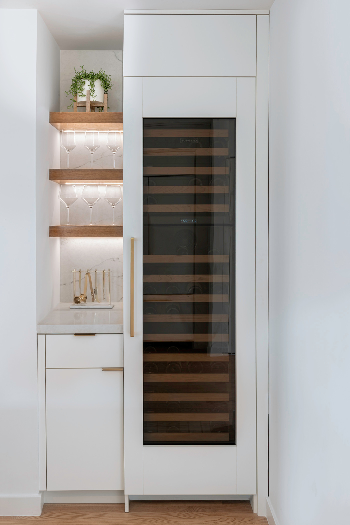 wine-fridge-and-bar-area-