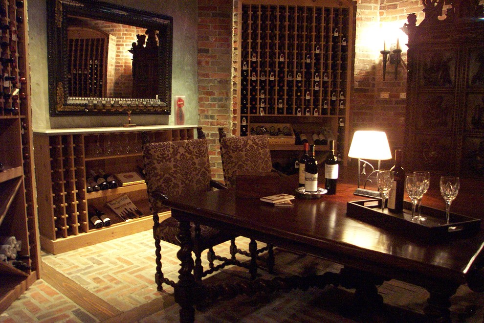 Wine cellar - traditional wine cellar idea in Austin