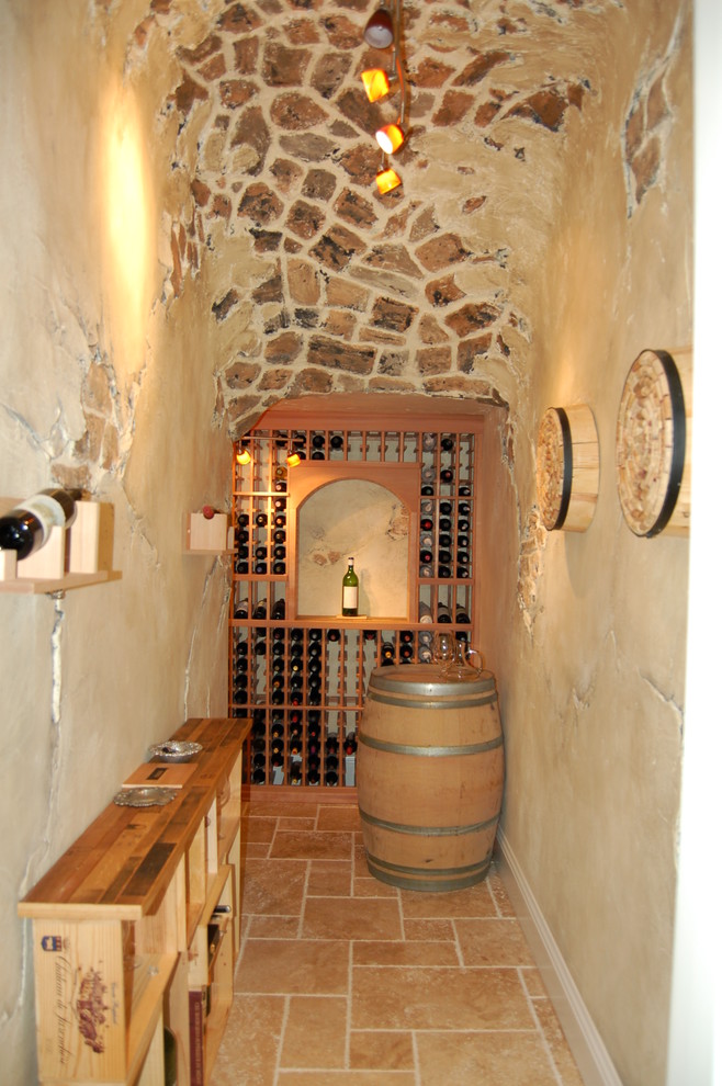 Idée de décoration pour une cave à vin méditerranéenne.