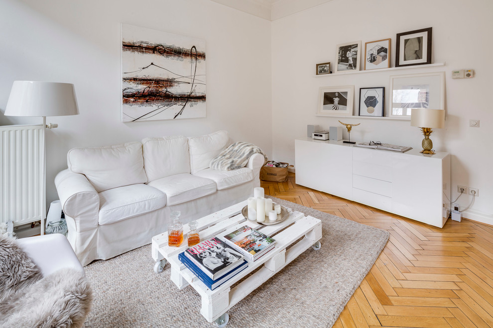 Living room - scandinavian living room idea in Cologne