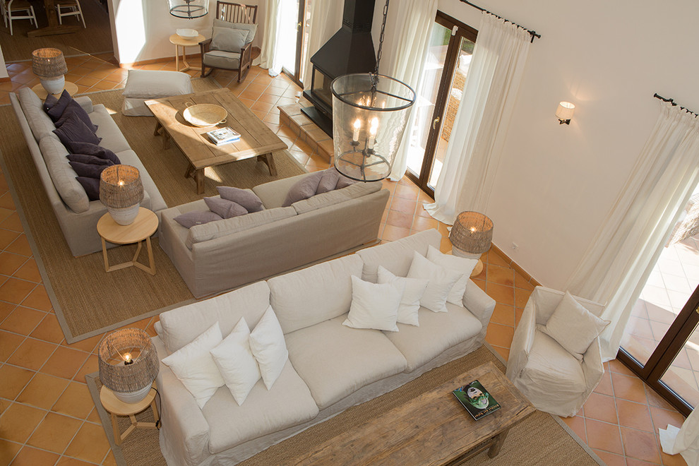 Стильный дизайн: гостиная комната в средиземноморском стиле - последний тренд