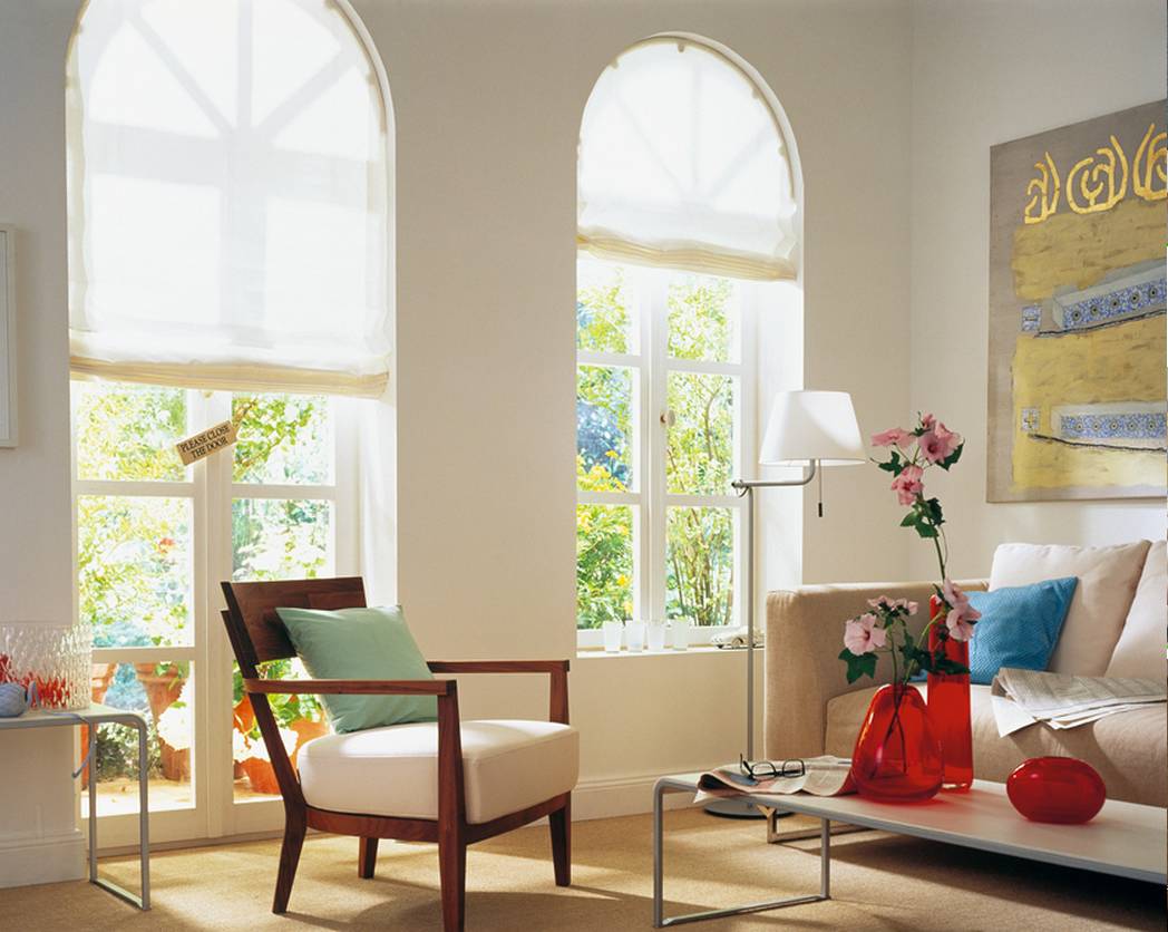 Vorhänge und textiler Sichtschutz für komplizierte Fenster