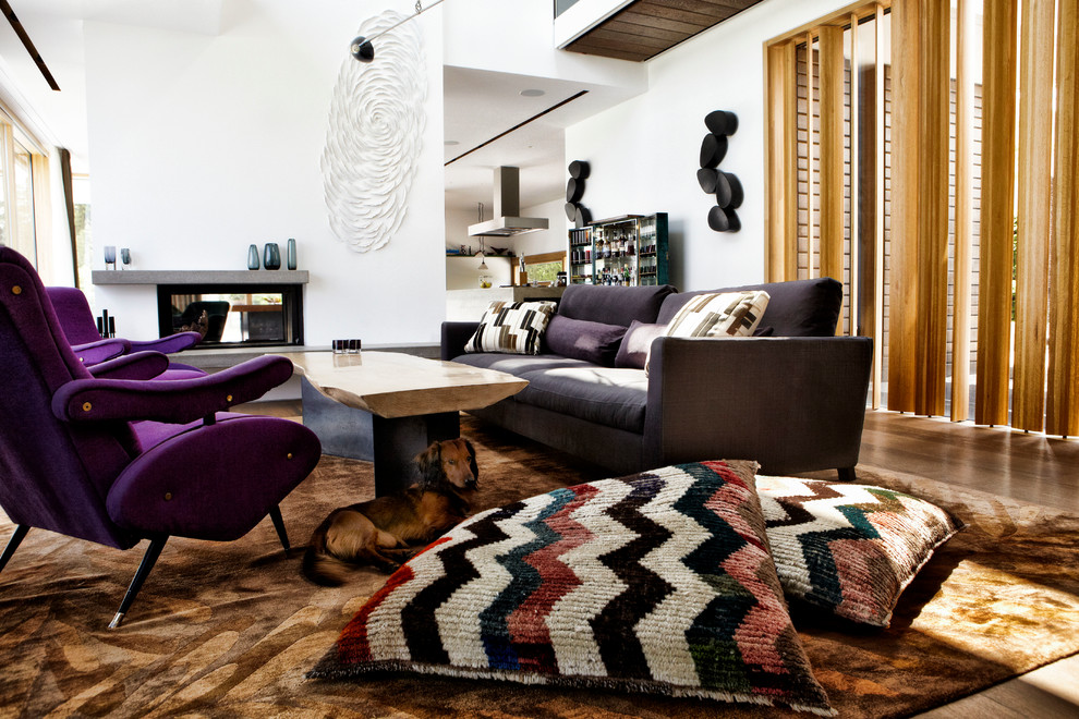 Trendy living room photo in Munich