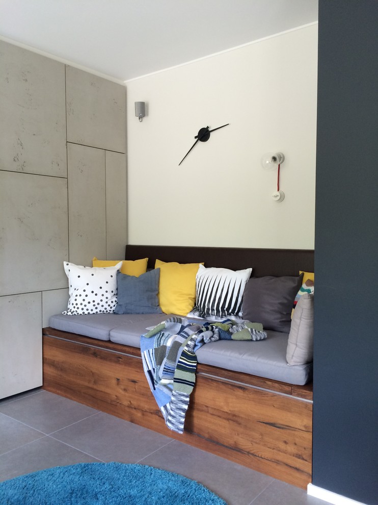 Foto di un piccolo soggiorno con pareti beige