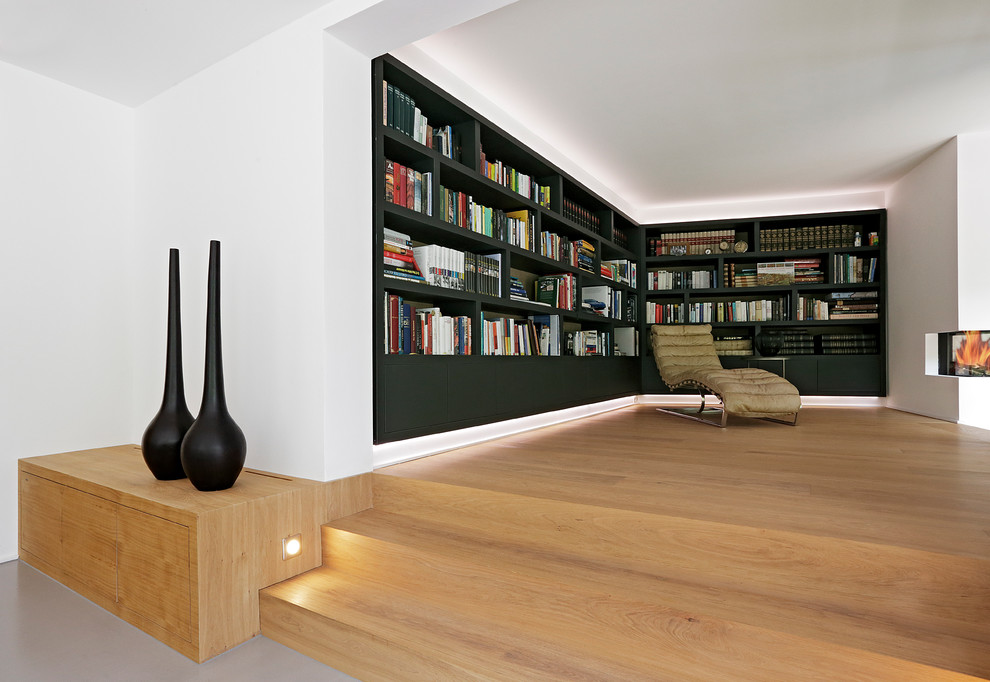 Living room - modern living room idea in Hamburg